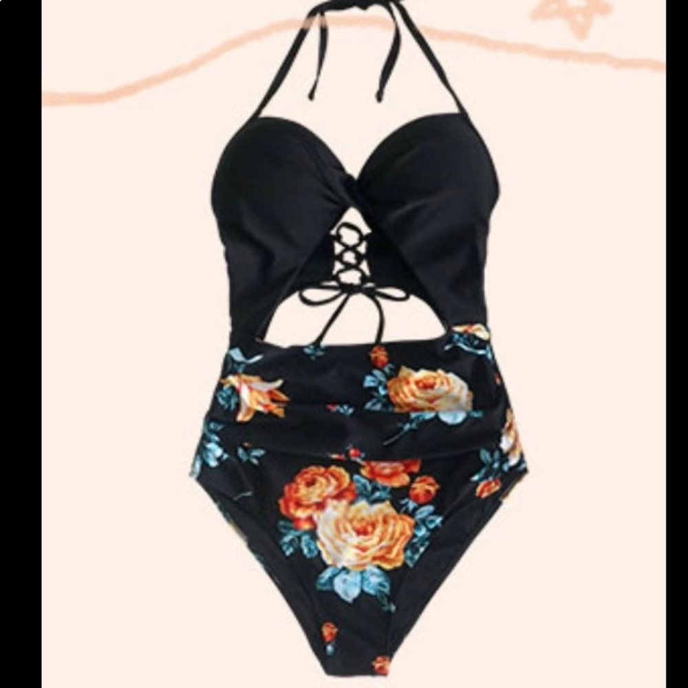 Cupshe One-Piece - Picture 2 of 2